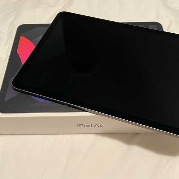 Generation 4 iPad Air (64GB) and Apple Pencil